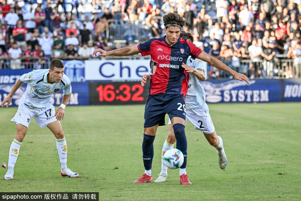 0-1！国际米兰再度领跑意甲 罗马后防一次失误定胜负 索默神勇救主